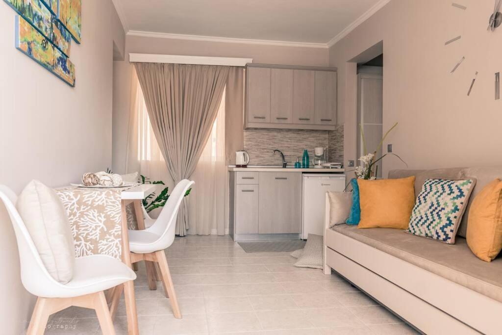 Remvi Deluxe Apartment 202 With Sea View Карпатос Экстерьер фото